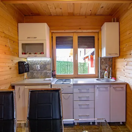 Brvnara Mir Alpehytte Zlatibor