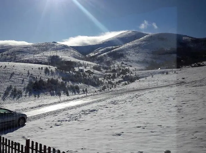 Brvnara Mir Dağ evi *